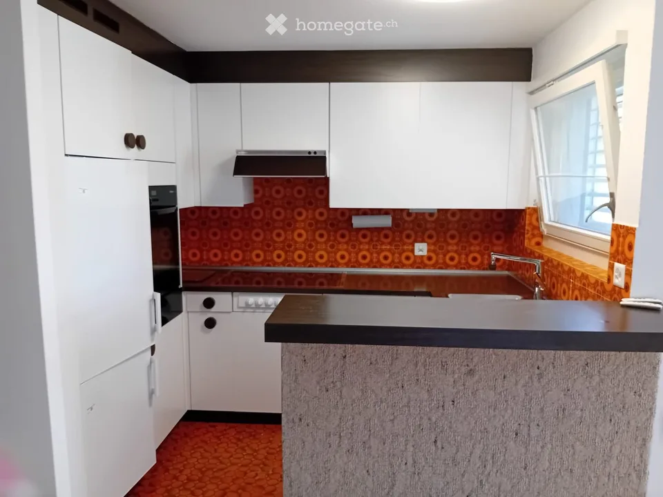 Helle 3½-Zimmer-Wohnung mit offener Küche und Parkplatz