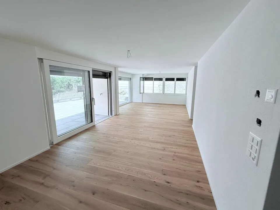 Appartamento unico con vista panoramica alpina a Brig e grande terrazza soleggiata