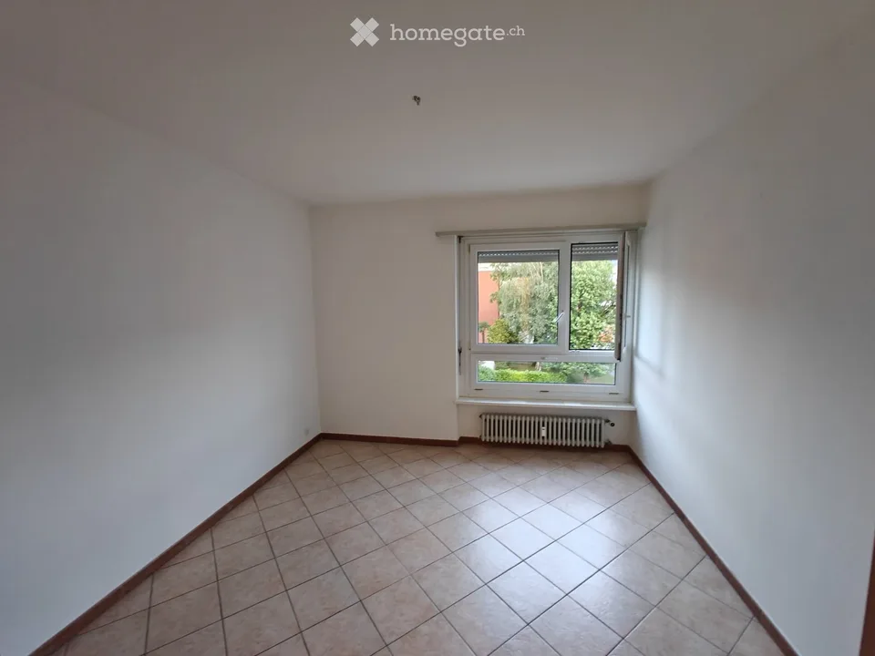 2.5 locali luminoso con vista aperta  Subentro