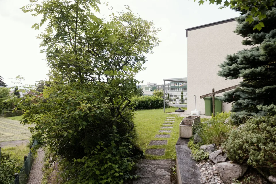 Maison mitoyenne avec vue sur la montagne et beau jardin