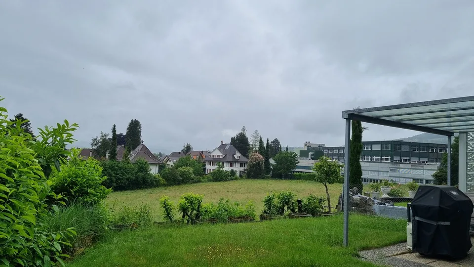 Maison mitoyenne avec vue sur la montagne et beau jardin