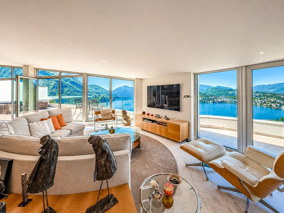 Appartamento duplex di lusso vista lago ad Aldesago