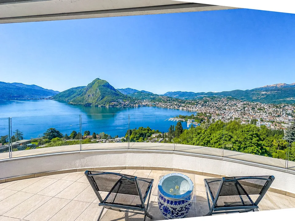 Appartamento duplex di lusso vista lago ad Aldesago