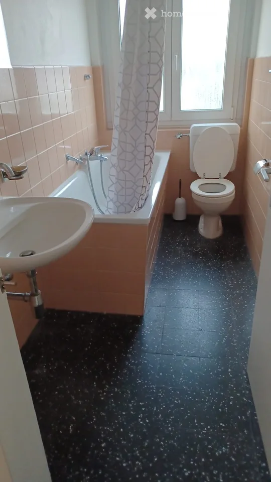 3,5 Lokale - Via Golf 47 / Caslano