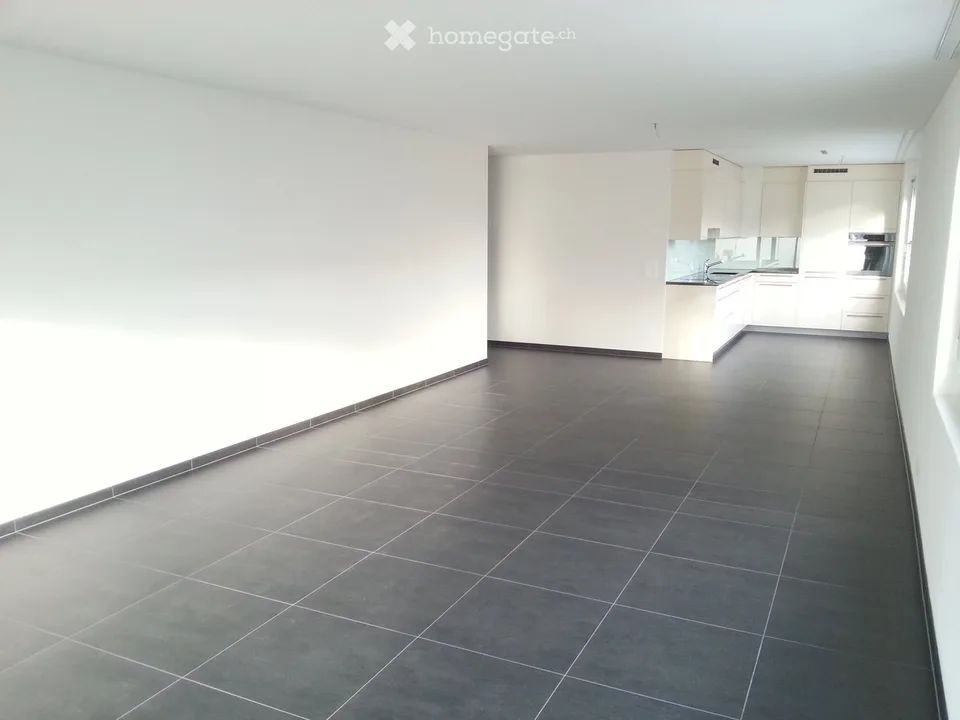 Appartamento luminoso 3.5 locali con balcone a Dübendorf – disponibile da ottobre 2026