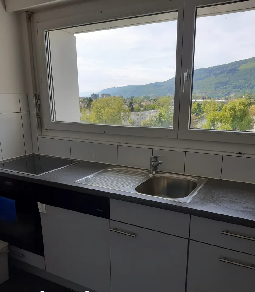 Helle 4-Zimmer-Wohnung mit schöner Aussicht in Nidau