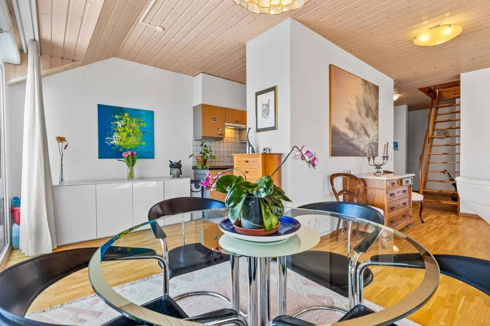 Appartement lumineux de 4.5 pièces au dernier étage avec mezzanine à Belmont-sur-Lausanne