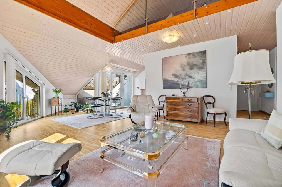 Appartement lumineux de 4.5 pièces au dernier étage avec mezzanine à Belmont-sur-Lausanne