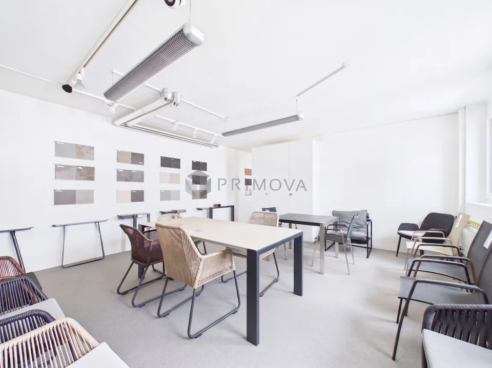 Showroom, Entrepôt & Terrasse sur le toit - rendement brut réalisable jusqu'à 6%