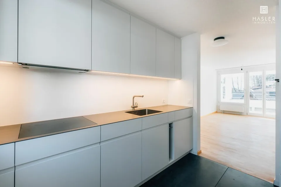 Moderne 4½-Zimmer-Maisonette-Wohnung am rechten Thunerseeufer