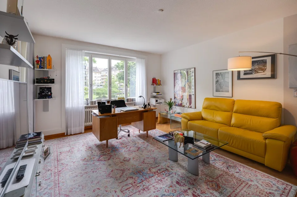 Charmante 3.5-Zimmer-Altbauwohnung mit Wintergarten und Mansardenzimmer