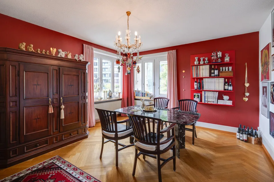 Charmante 3.5-Zimmer-Altbauwohnung mit Wintergarten und Mansardenzimmer