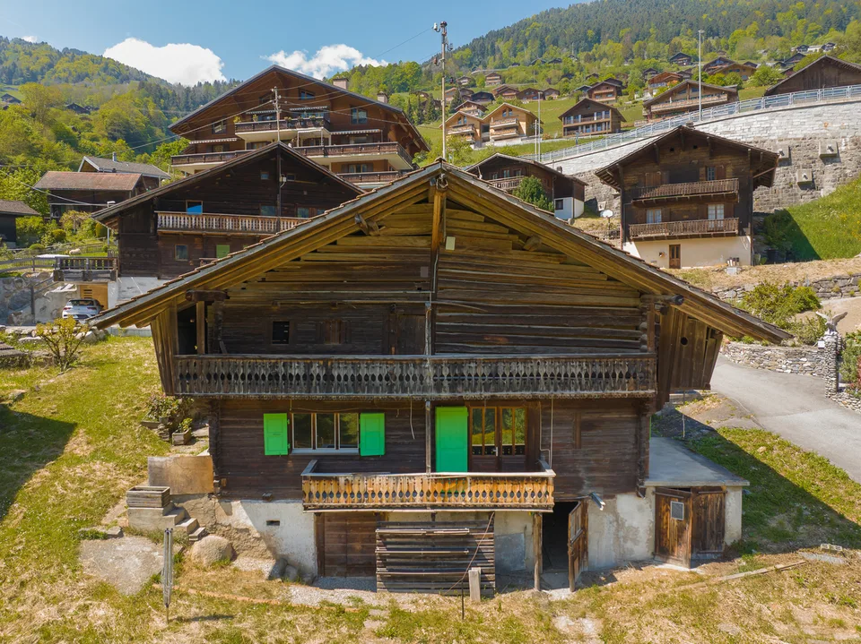 Echtes Walliser Chalet zur Neuerfindung