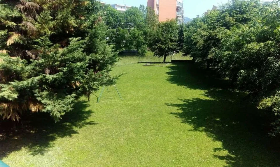 BALERNA: HELLES 4.5-ZIMMER-WOHNUNG MIT TERRASSE - GEMEINSAMER PARK – Foto 8 von 8