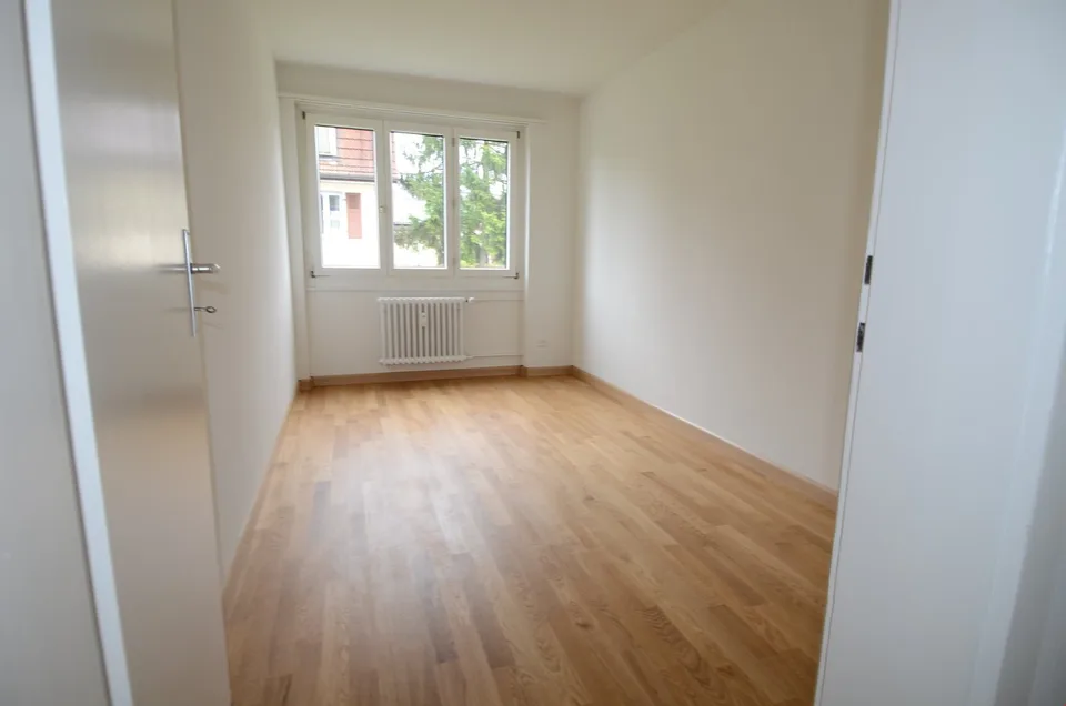 Bright 4-room apartment with new kitchen