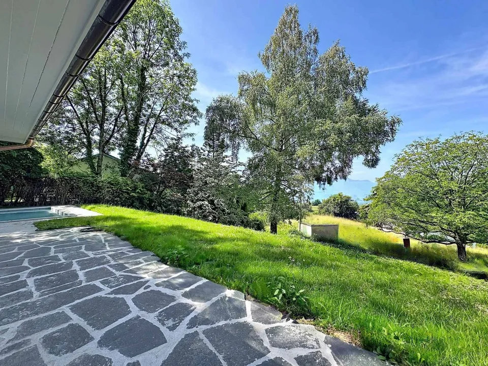 Charming Individual Villa