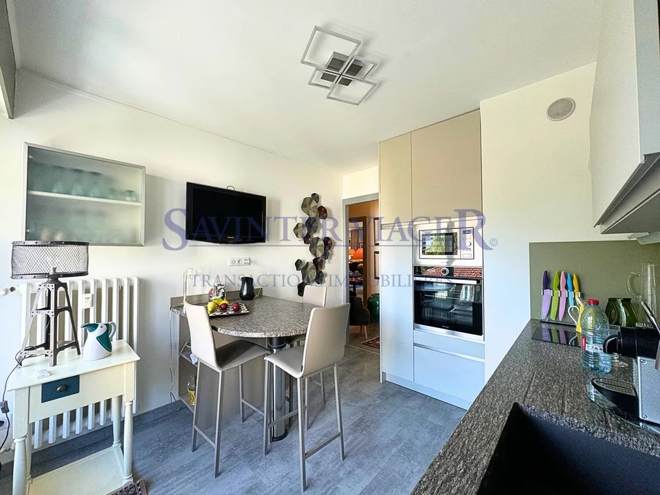Albertville-centre. T4 traversant, 2 balcons. Viager
