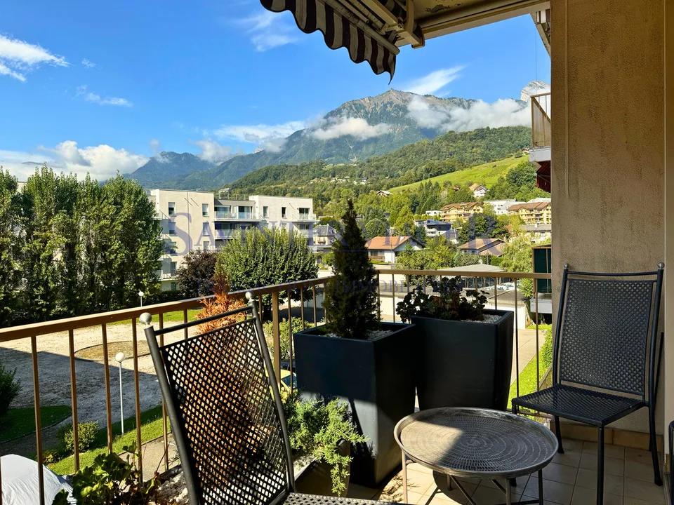 Albertville-centre. T4 traversant, 2 balcons. Viager