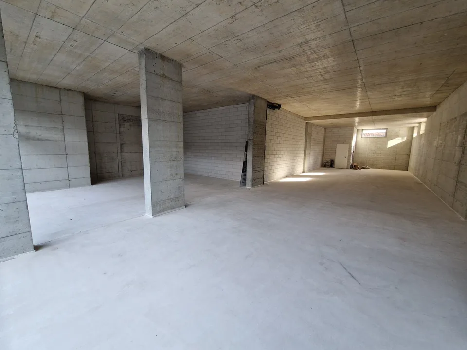 Locale commerciale ideale a Delémont – 185 m², accessibile PMR, disponibile immediatamente