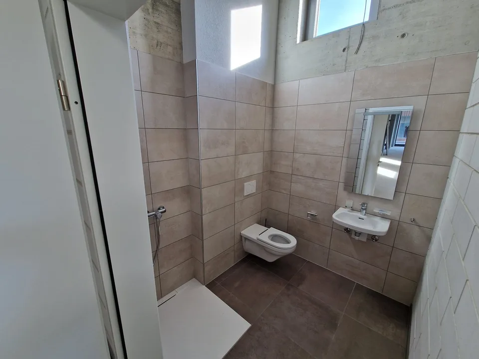 Locale commerciale ideale a Delémont – 185 m², accessibile PMR, disponibile immediatamente