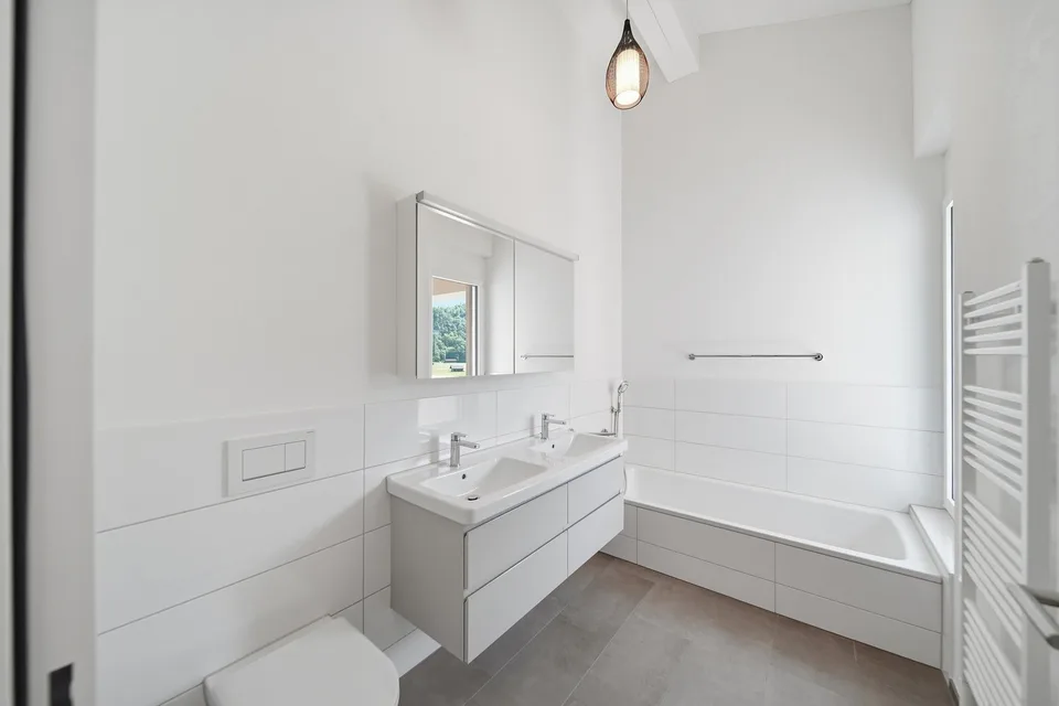HOCHWERTIGE 3.5 ZIMMER DACHWOHNUNG MIT FERNSICHT