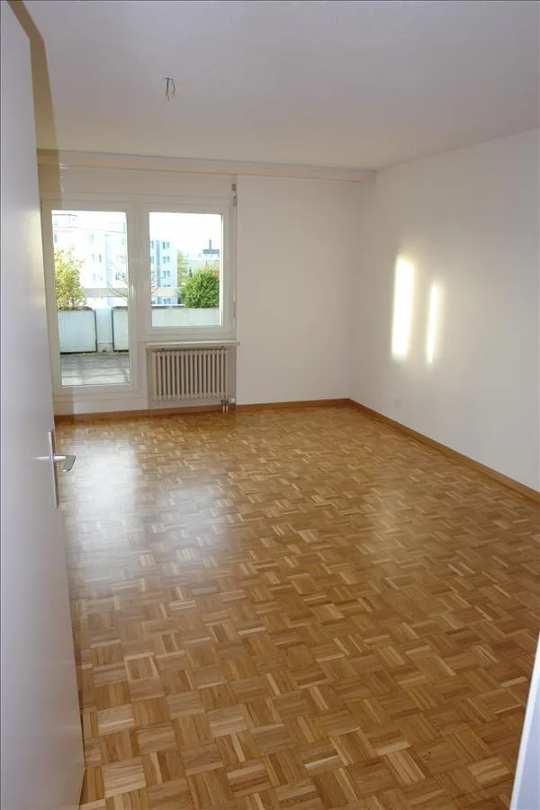 Appartamento attraente di 4,5 locali al 4° piano a Glattbrugg – foto 7 di 8