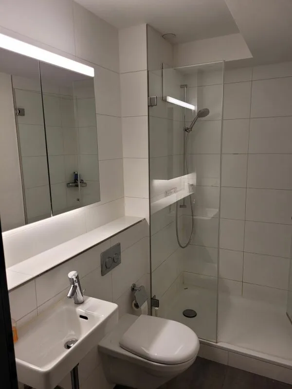 Sala hobby con doccia/WC
