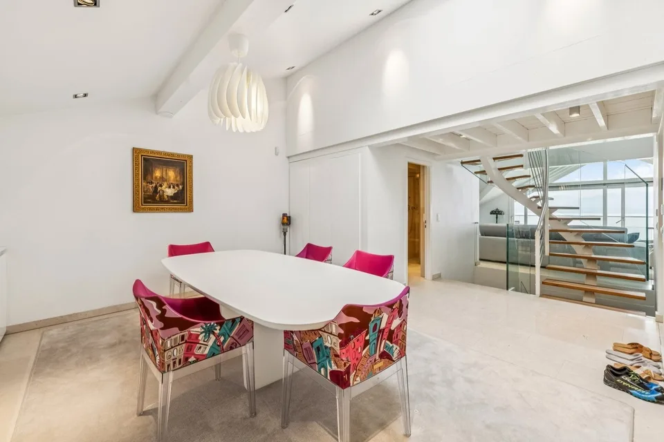 SUPERBES DUPLEX MIT AUSSICHT AUF DEN SEE – Foto 12 von 13