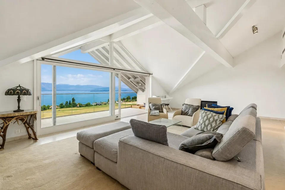 SUPERBES DUPLEX MIT AUSSICHT AUF DEN SEE – Foto 13 von 13