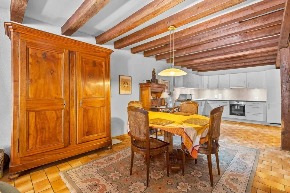 Haus im Dorf mit 4.5 Zimmern im alten Ortsteil von Denges