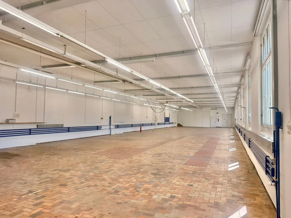 710 m² Gewerbe / Produktion mit Lagerfläche an exzellenter Lage – Foto 6 von 8