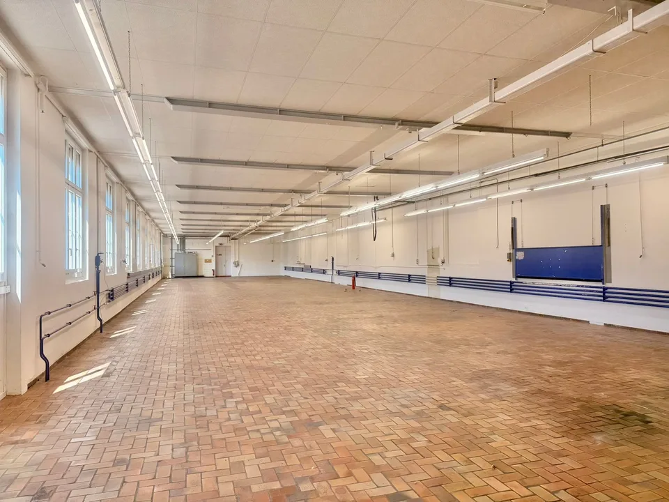 710 m² Commerciale / Produzione con area di stoccaggio in una posizione eccellente