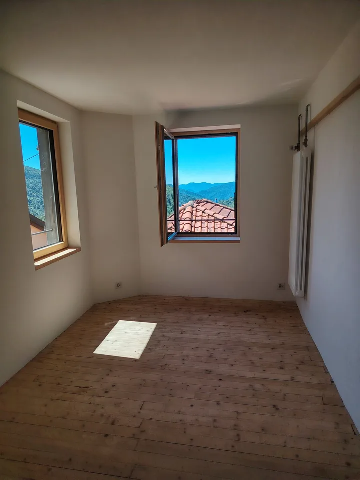 Casa ticinese nel nucleo di Mugena