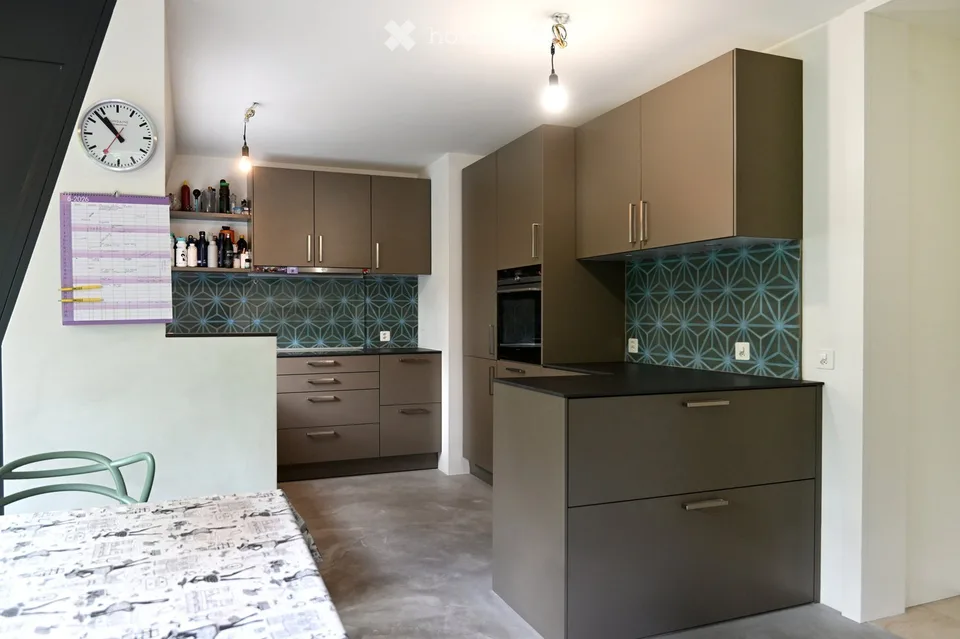 Attraktive 6-Zimmer-Dachwohnung-Maisonettewohnung mit Balkon im Gellert