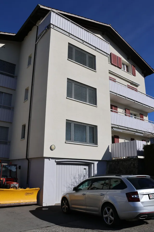 Maison multifamiliale attrayante avec potentiel de rendement et de développement à Unterägeri ZG