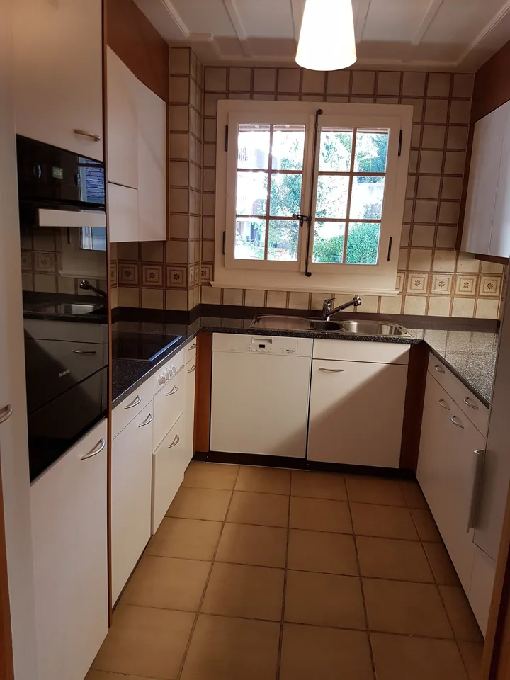 Exclusive 4.5-room apartment with gallery in the center of Worb – photo 9 of 12
