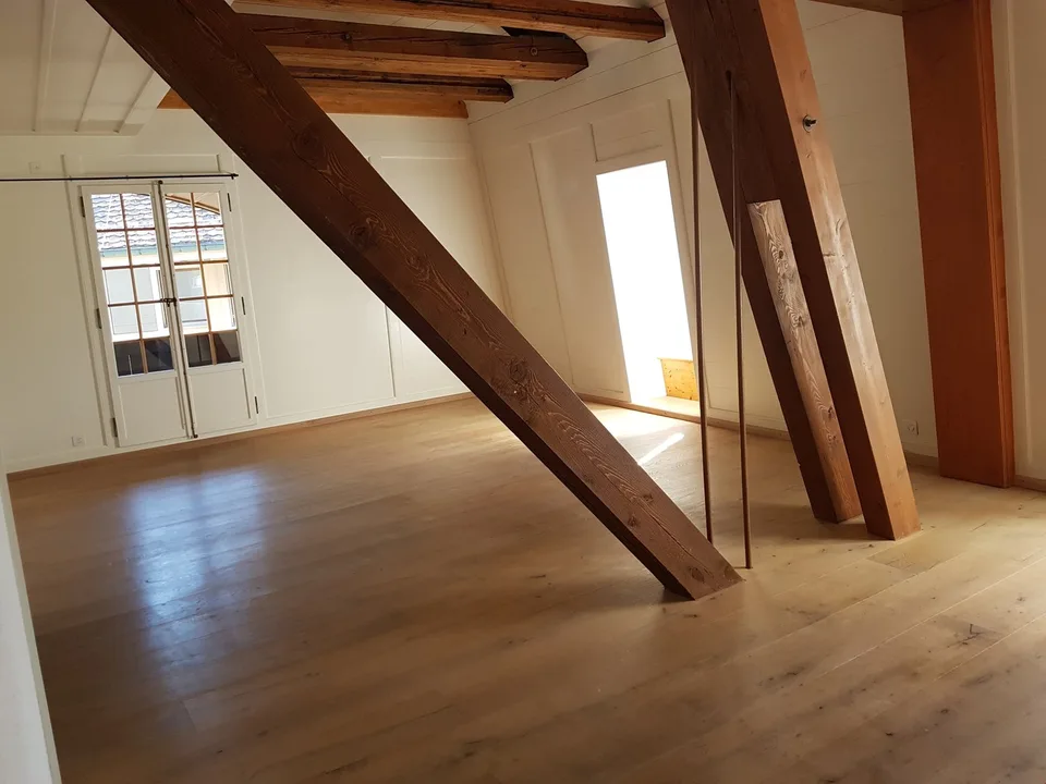 exklusive 4.5-Zimmer-Wohnung mit Galerie im Zentrum von Worb