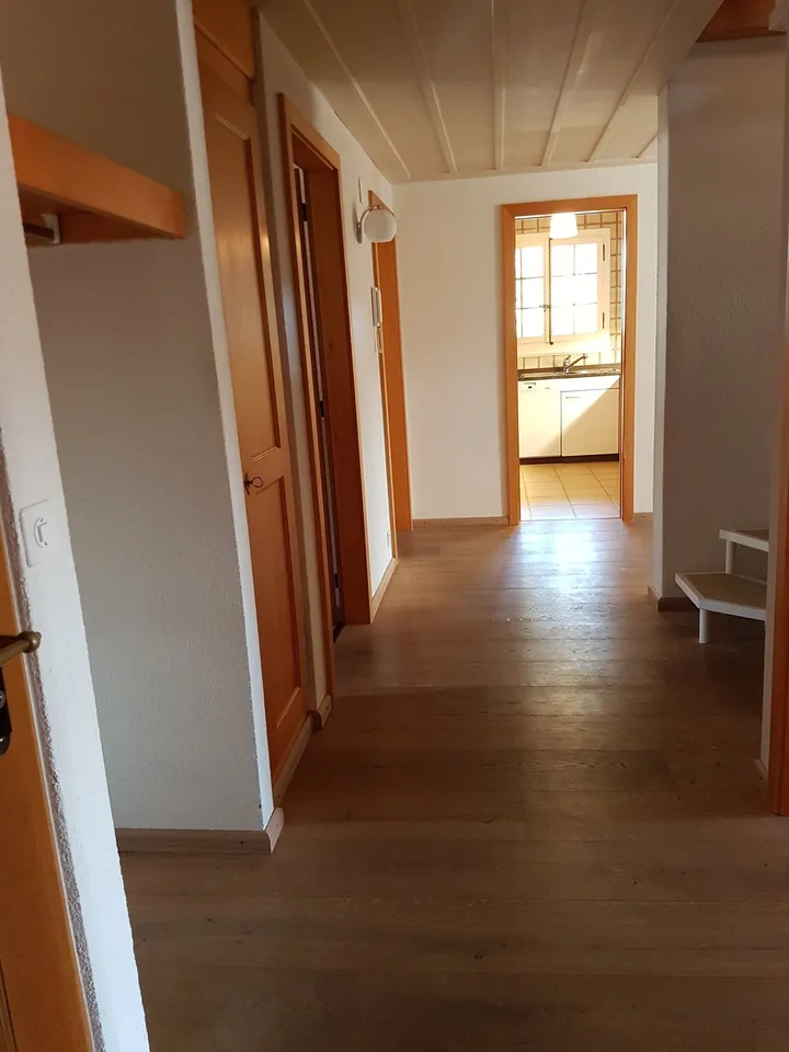 Exclusive 4.5-room apartment with gallery in the center of Worb – photo 6 of 12