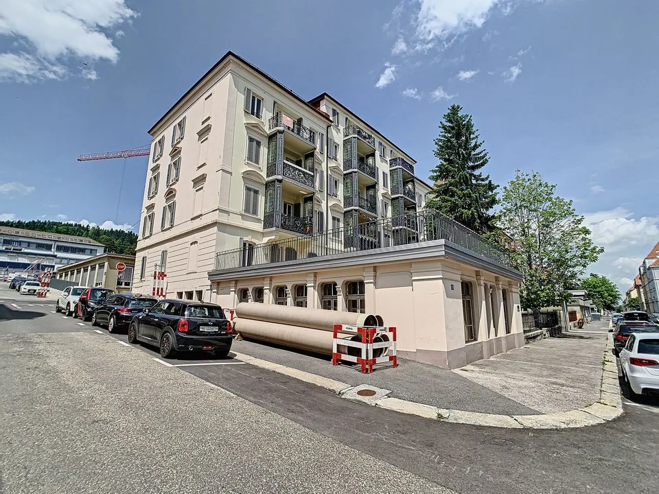 Zwei Mietgebäude mit einem Bruttorendement von 5,3 %
