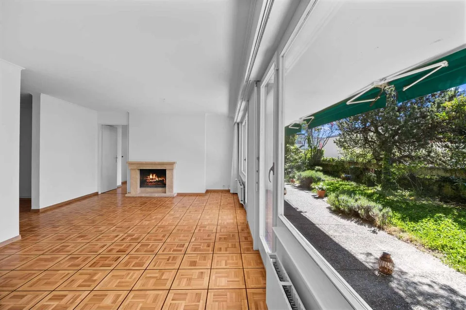 Raro a Pully: appartamento di 4,5 locali con terrazza e giardino alberato
