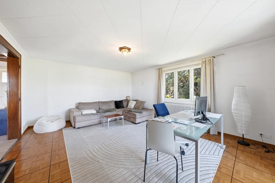 Single-family house with 7.5 rooms in Echallens
