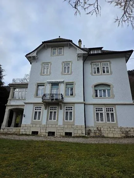 Herrschaftshaus im Herzen des Berner Juras
