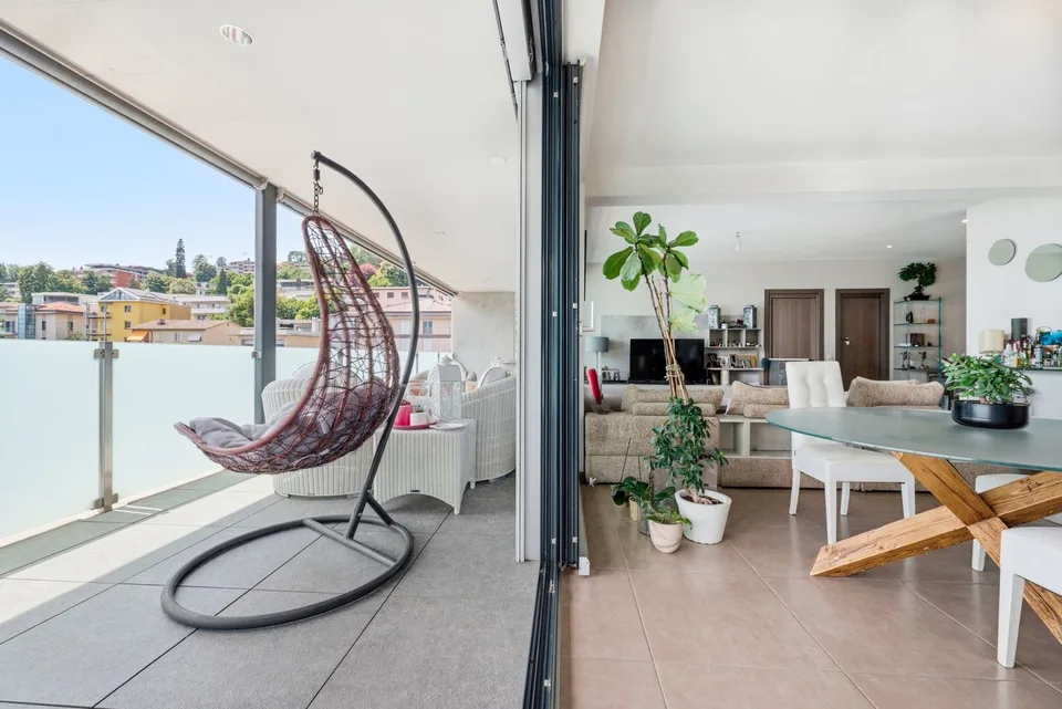 Penthouse mit großzügiger Terrasse, nur wenige Schritte vom Zentrum von Lugano entfernt. – Foto 6 von 13
