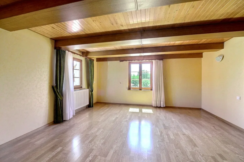 Maison à colombages traditionnelle avec 8 pièces à Illtal – Charme alsacien sur un grand terrain – photo 12 sur 27