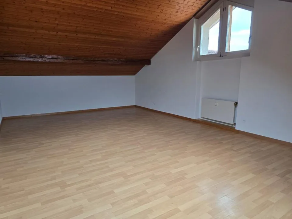 Schöne Attikawohnung an zentraler Lage