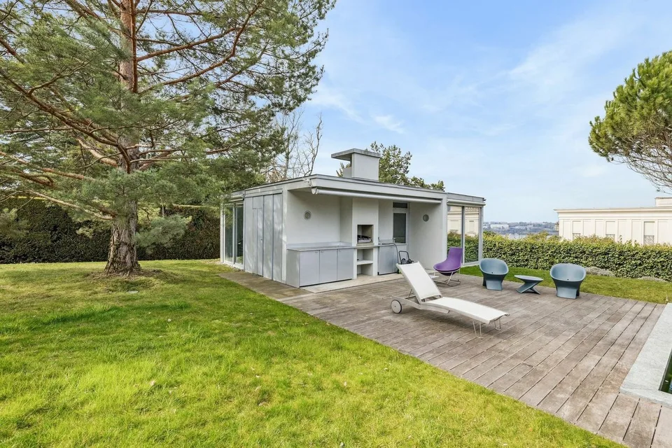 Moderne Villa mit Seeblick – Foto 10 von 10