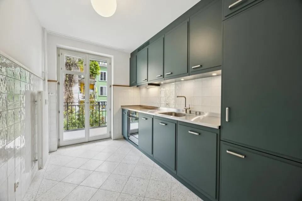 Timeless Elegance: Exclusive Condominiums in the Sought-After Enge Quarter