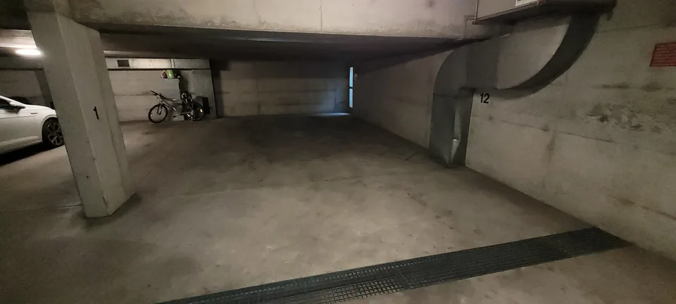 Posto garage su Baslerstrasse