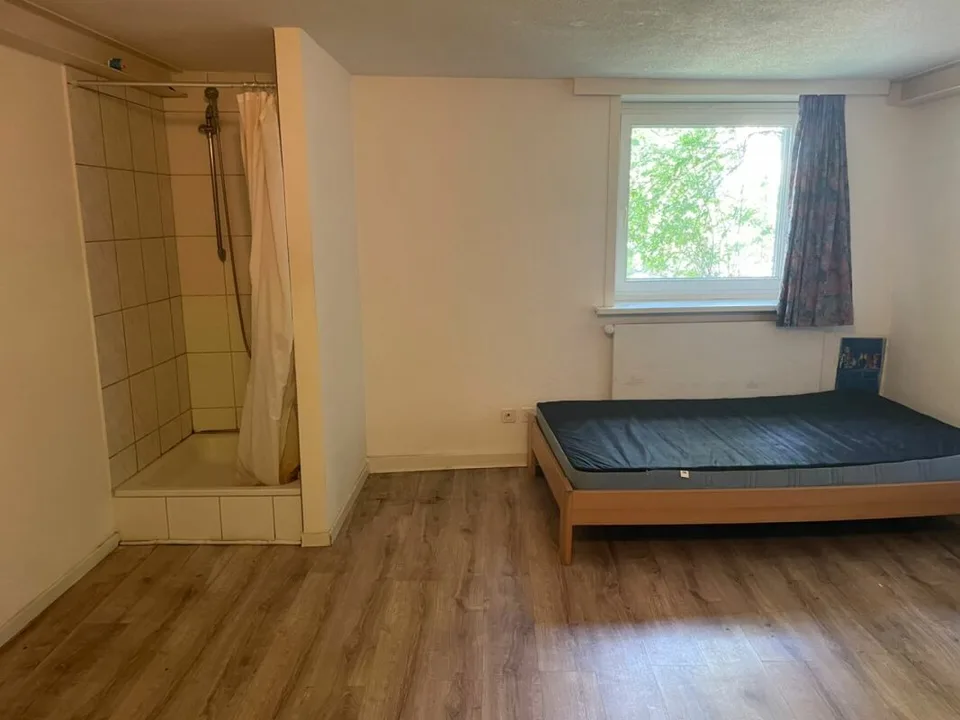 1 Zimmer mit Gemeinschaftsraum (2)