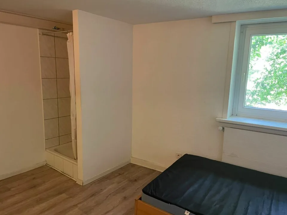 1 Zimmer mit Gemeinschaftsraum (2)
